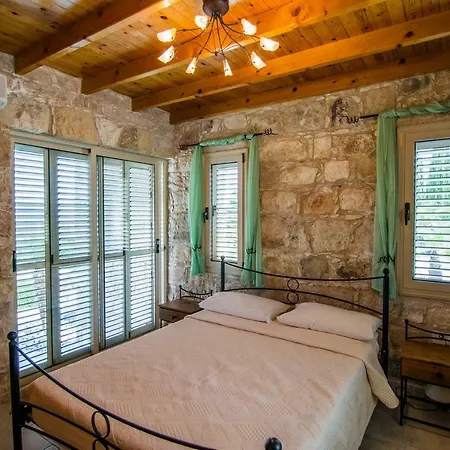 Gujadani ヴィラ *