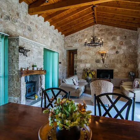 Gujadani ヴィラ *