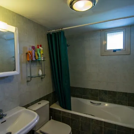 Gujadani Villa Simou