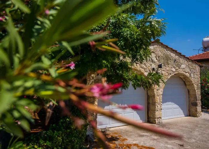 Villa Gujadani Simou